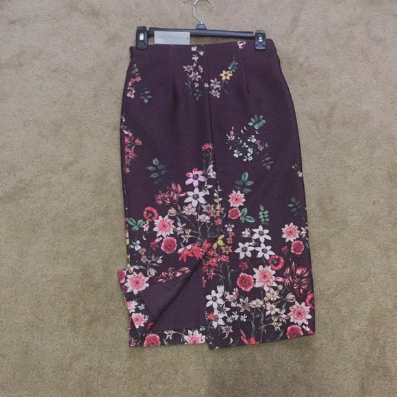 Beautiful skirt - Picture 3 of 4